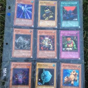 Yugioh Cards 9 piece in plastic vintage